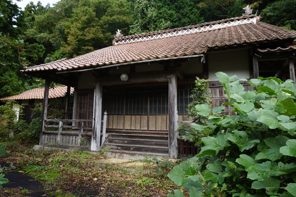 西覚寺本堂